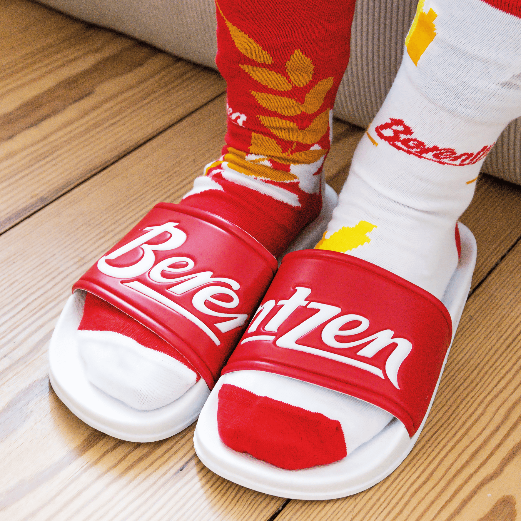 Weiß Rote Berentzen Schlappen mit Logo